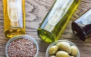 Difference between essential oil and vegetable oil 